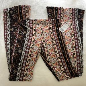 Black/burgundy flared pant
